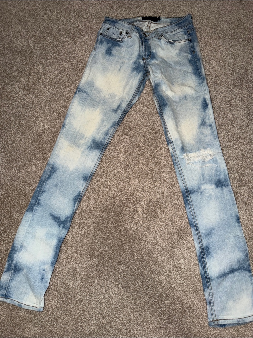 Women’s Straight Leg Jeans in Light Blue Wash